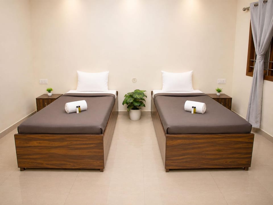 Z Express Cosmopolis Hotel in Noida