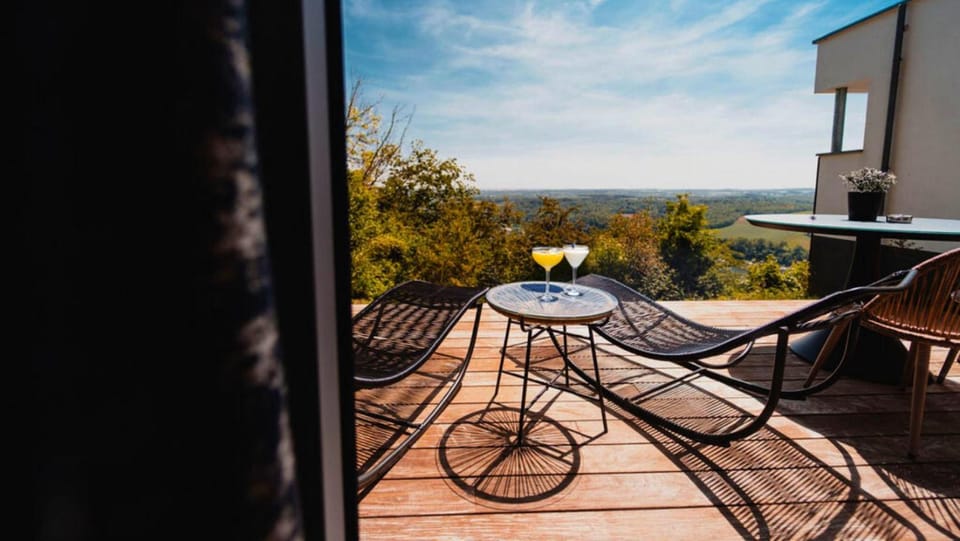 LES 7 MEUSES - Restaurant & Hebergements HOTELIERS - INSOLITES - WELLNESS - GITES Hotel in Wallonia, Belgium