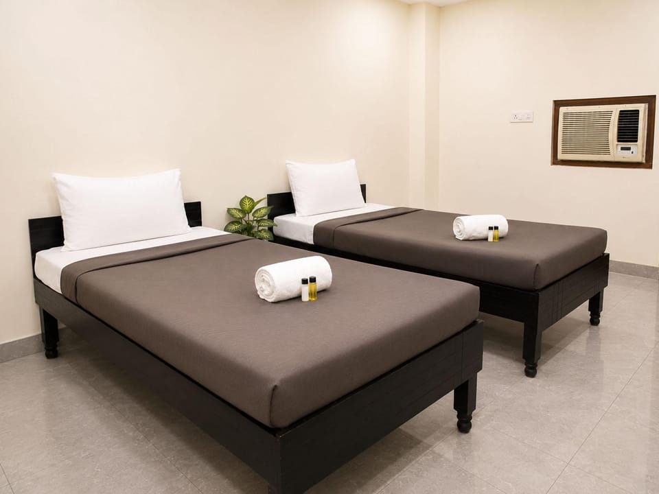 Z Express legend Hotel in Noida