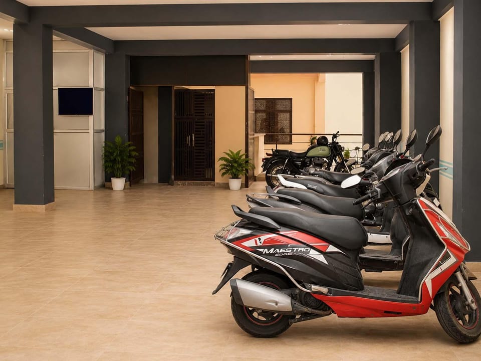 Z Express legend Hotel in Noida