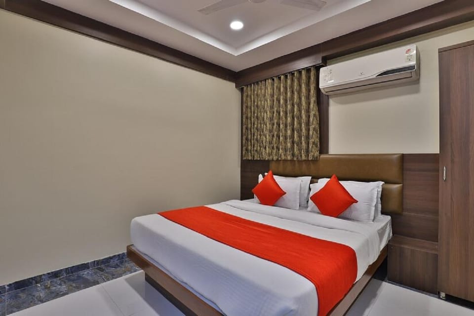 Hotel Shreenath Hotel in Ahmedabad