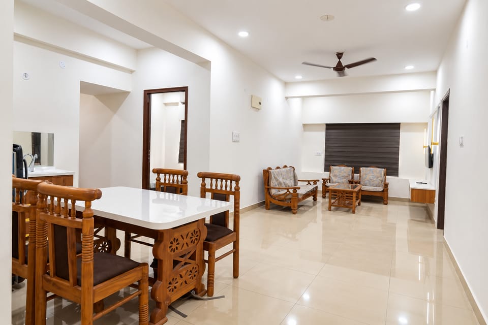 Royal Palm Stay Lodge in India