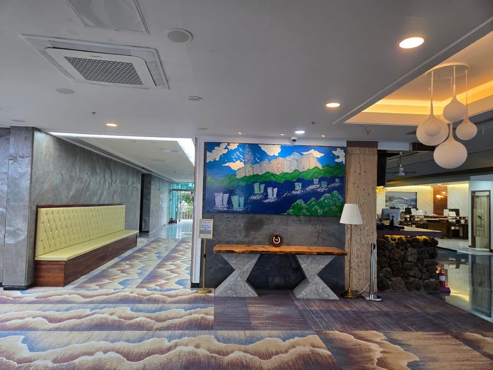 속초로컬브릿지 Motel in South Korea