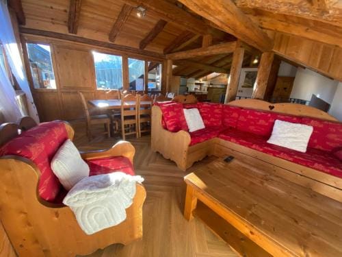 Hotel Restaurant Angival - Chambres et Appartement Hotel in La Plagne-Tarentaise