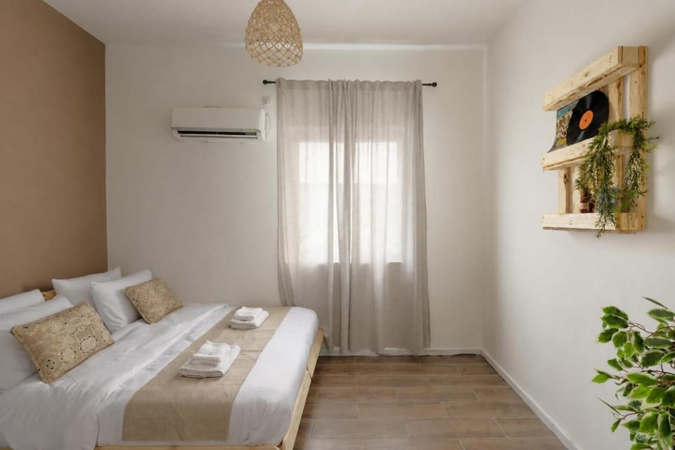 Localz House- Trumpeldor Beach Apartment hotel in Tel Aviv-Yafo
