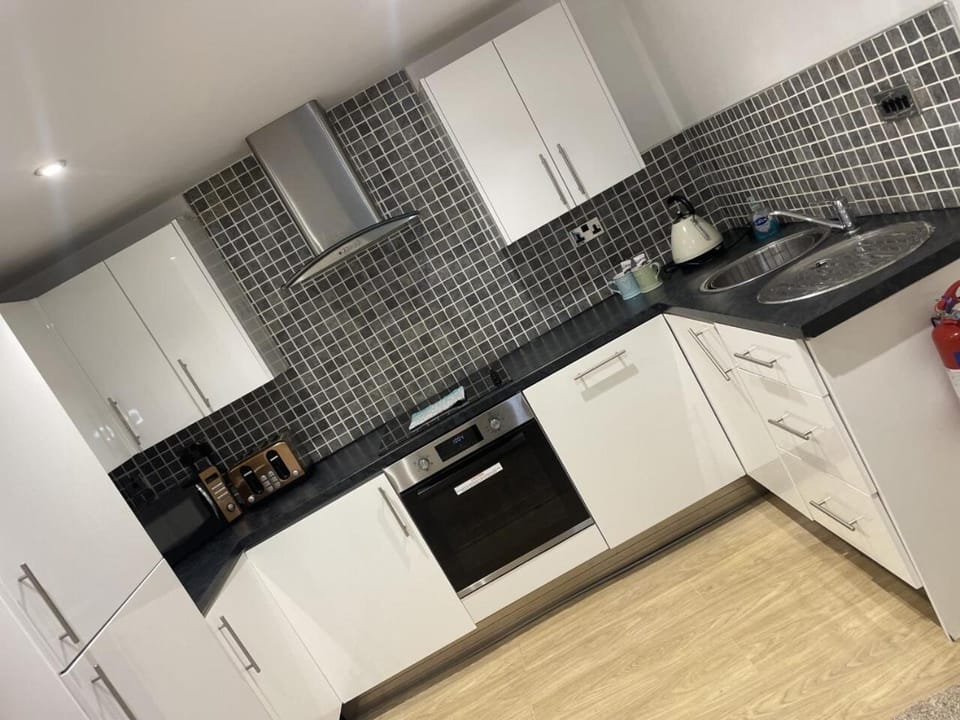 Beach House Courtyard 1 Bed Hotel in Southport