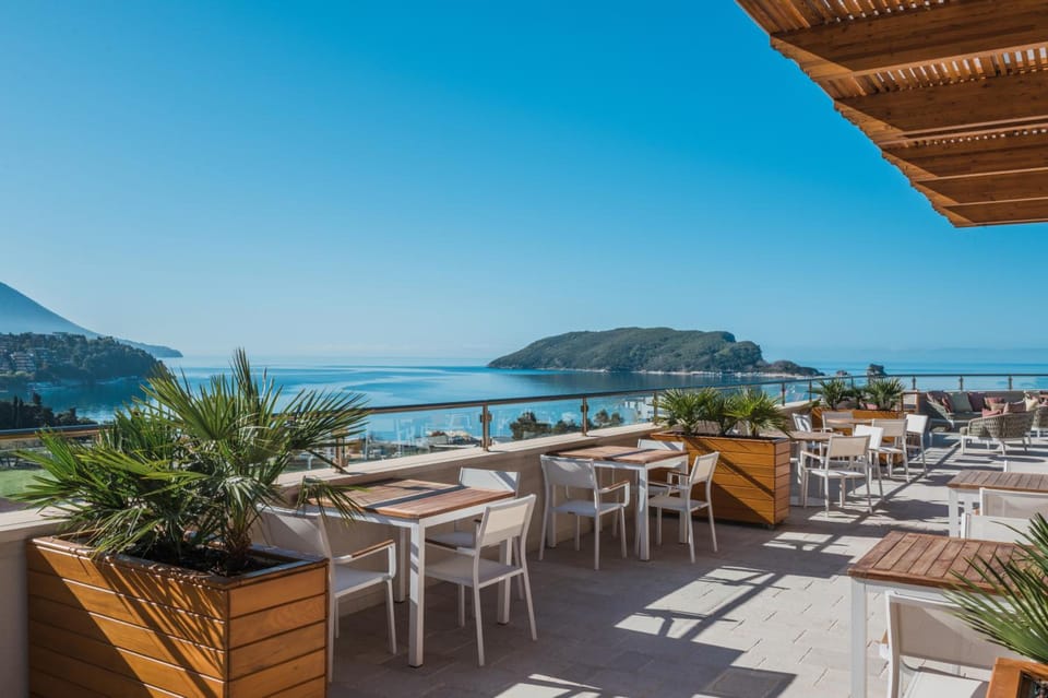 Iberostar Waves Slavija Hotel in Budva