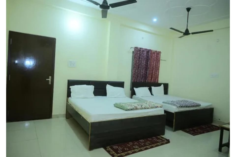 FabHotel SR Inn I Hotel in Uttar Pradesh