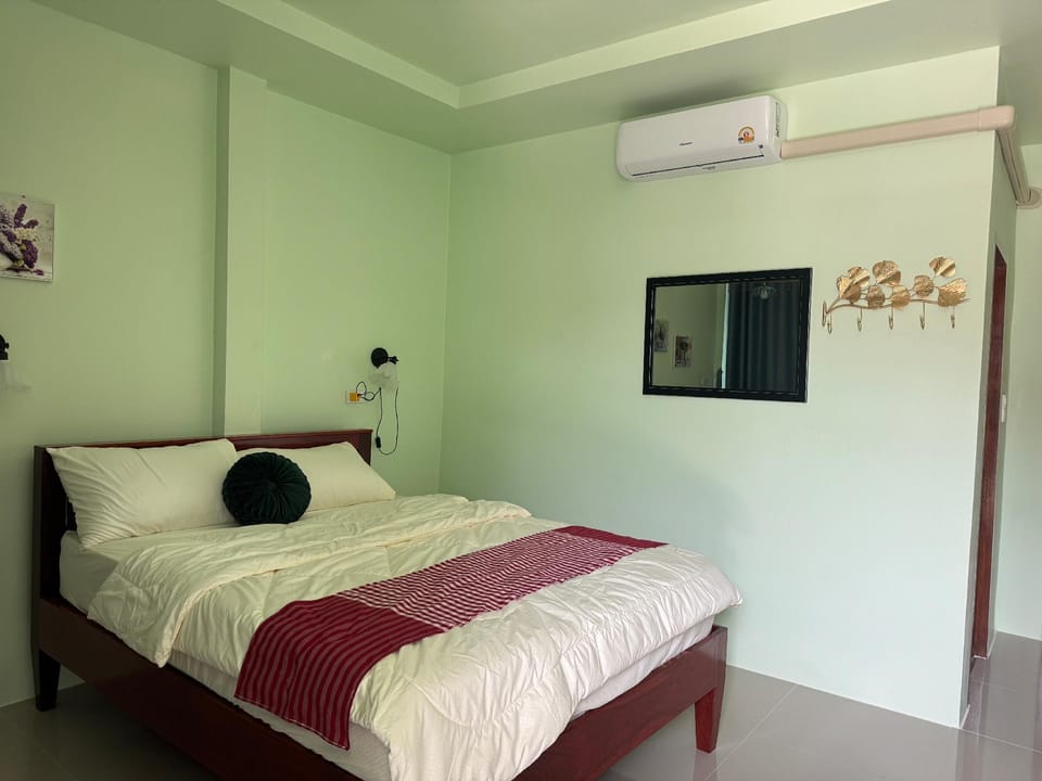 บ้านอุดมพง ฟาร์ม สเตย์ อุดรธานี Bed and Breakfast in Thailand