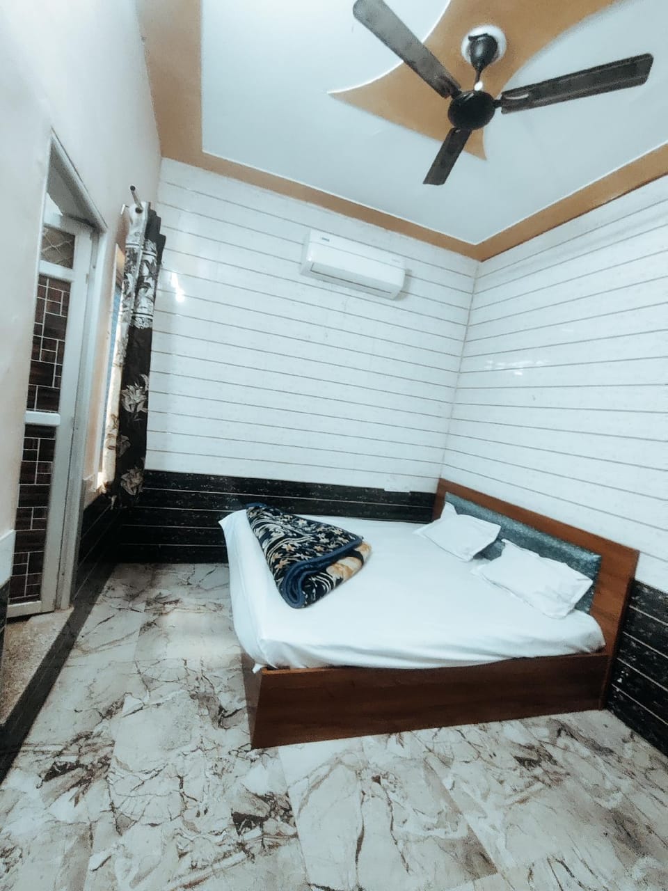 Hotel Chandreshwar | 6 mins walk to Temple Hotel in Rajasthan
