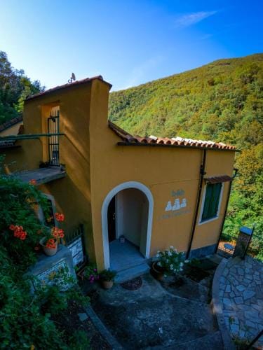 I TRE LADRONI Hotel in Liguria