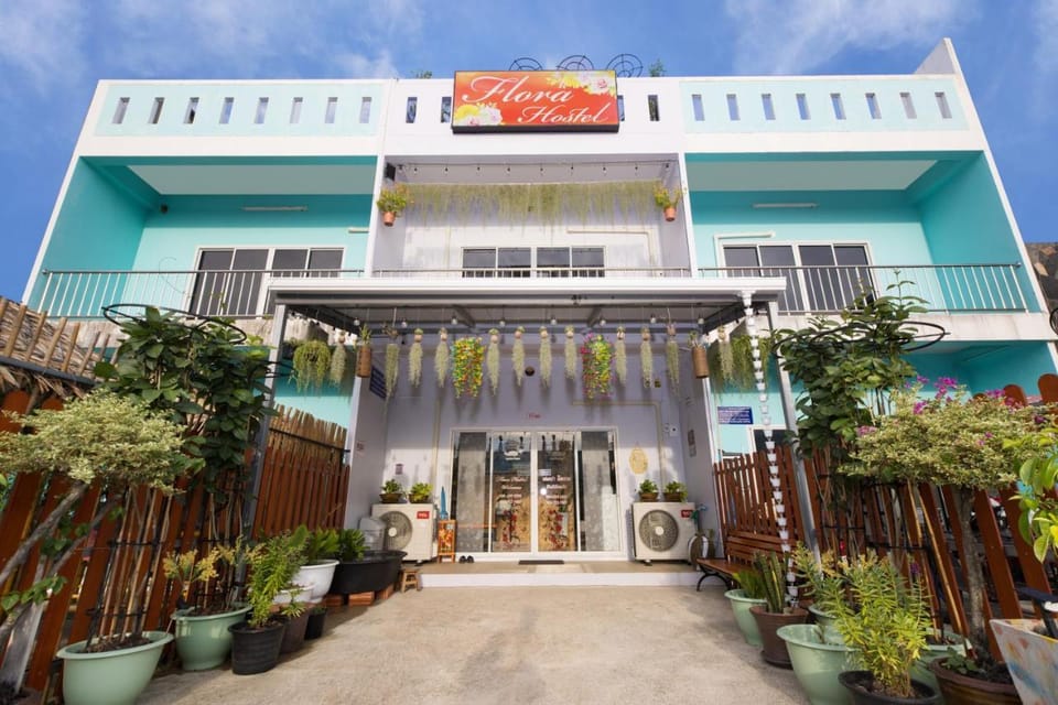 FLORA Hostel Hostel in Kamala