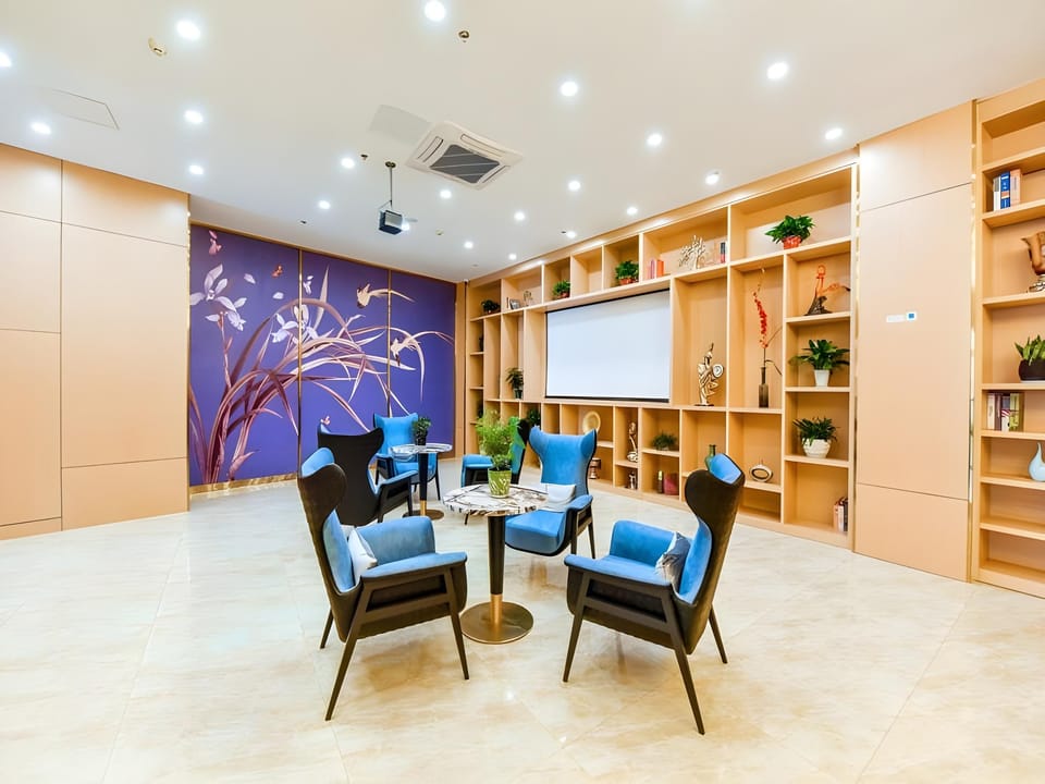 VX Wuxi Jiangyin High-tech Zone Panlongshan Park Hotel Hotel in Suzhou