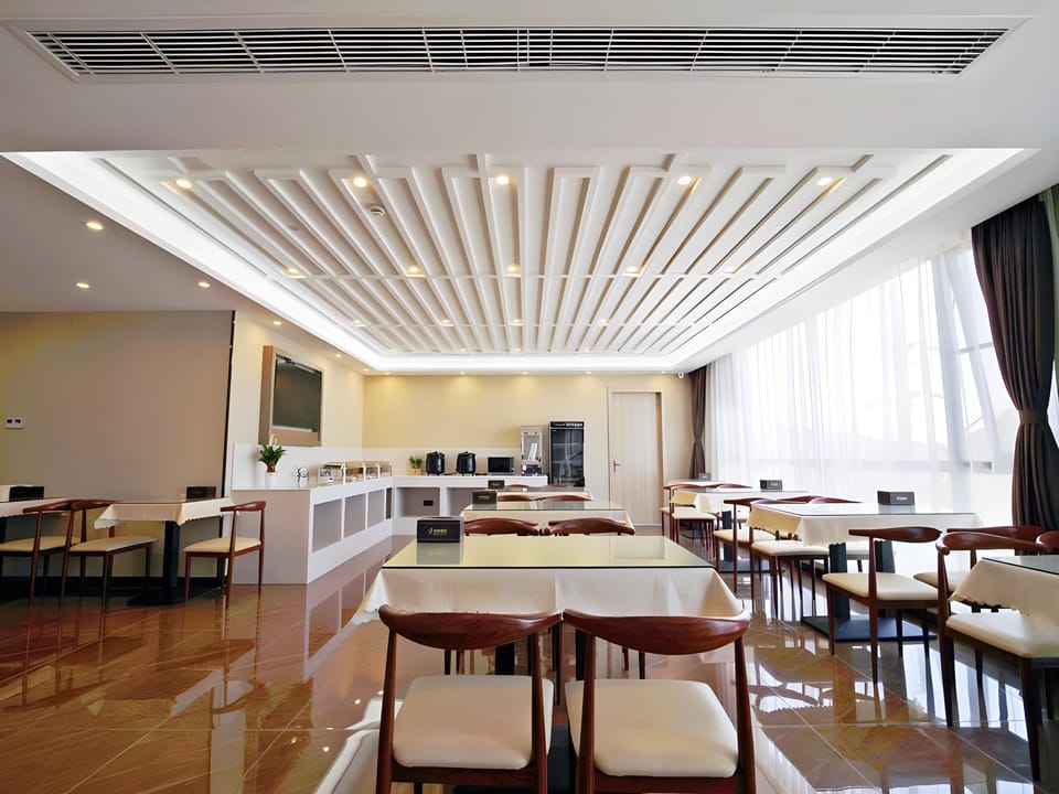 VX Wuxi Jiangyin High-tech Zone Panlongshan Park Hotel Hotel in Suzhou