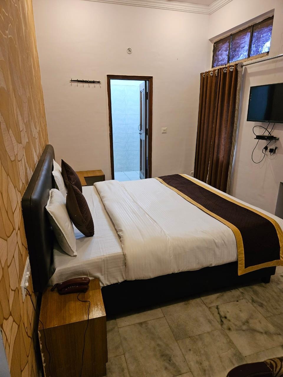 Hotel Anant Hotel in Lucknow