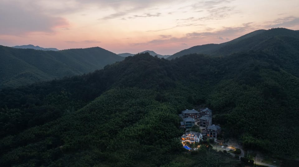 莫干山十八迈度假酒店 Bed and Breakfast in Suzhou