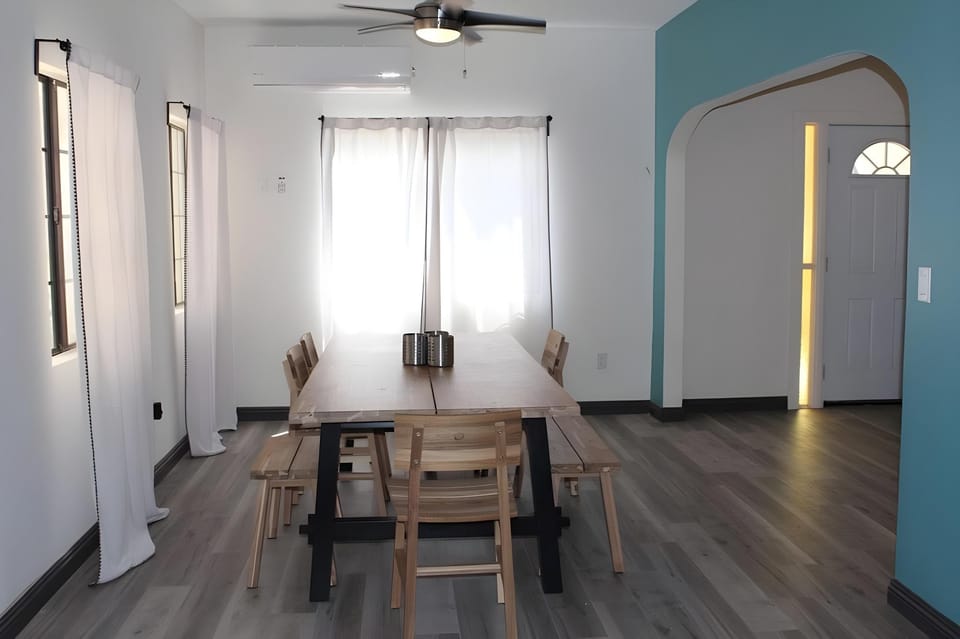 8th and Ardmore Hostel in San Fernando Valley