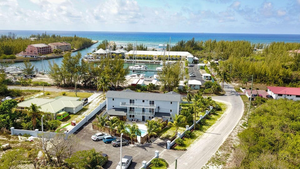 Villa Marina Suites Hotel in Freeport