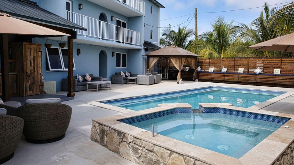 Villa Marina Suites Hotel in Freeport
