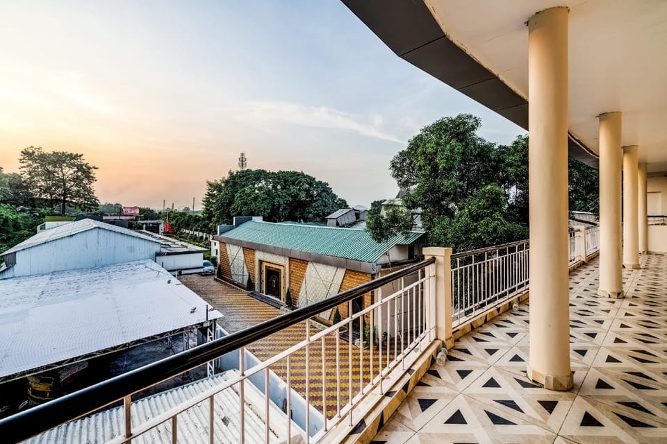 Super Capital O Gulmohar Marriage Garden Hotel in India