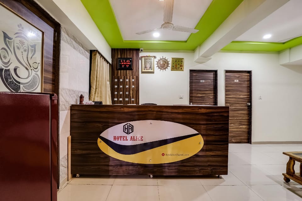 Super Hotel O Chandkheda Ahmedabad Hotel in Ahmedabad