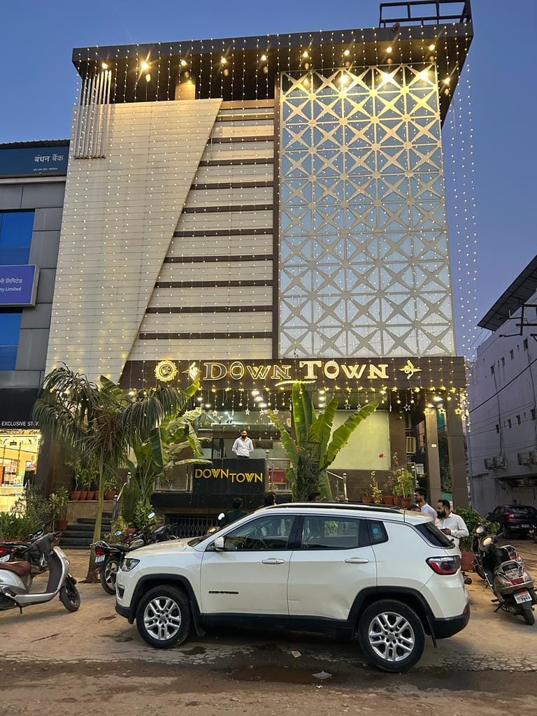 Capital O 48550 Hotel Down Town Hotel in India