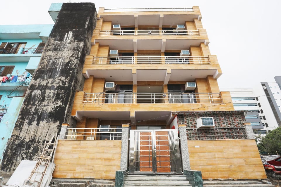 Hotel O by OYO Diamond Hotel in Noida