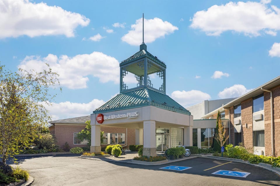 Best Western Plus Stoneridge Inn & Conference Centre Hotel in London