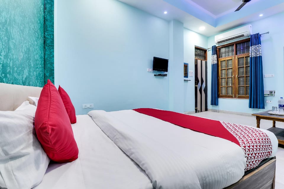 Spot On New Supriya Palace Hotel in Lucknow