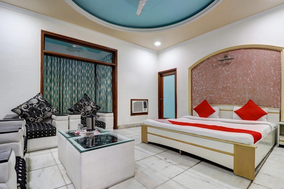 Hotel Mandakini Palace Hotel in Uttar Pradesh