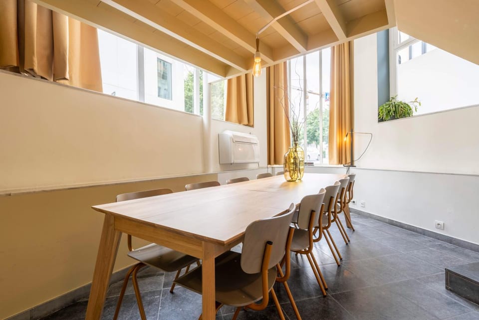 SHWAY - The Red With Pearls Hotel in Antwerp