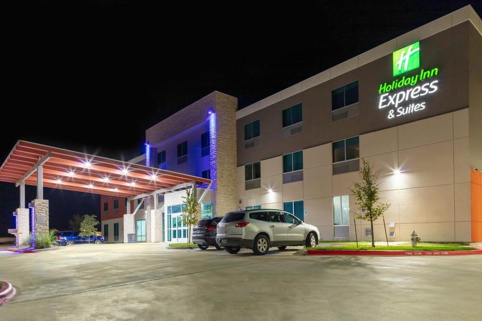 Holiday Inn Express And Suites Leander By IHG Hotel in Leander