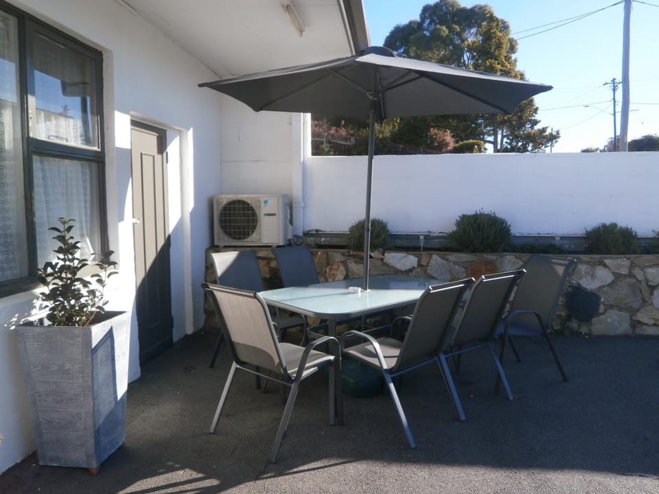 White Manor Motel Motel in Cooma