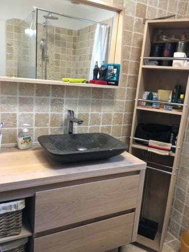 Chambres dans villa avec piscine Hotel in Auvergne-Rhône-Alpes