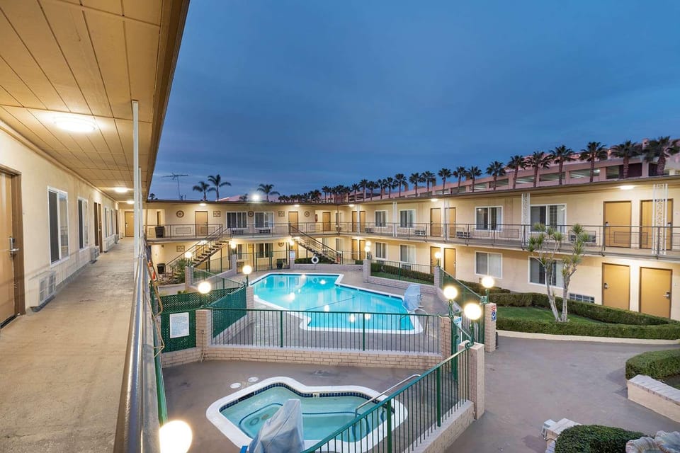 Americas Best Value Inn & Suites Anaheim Convention Center Hotel in Garden Grove