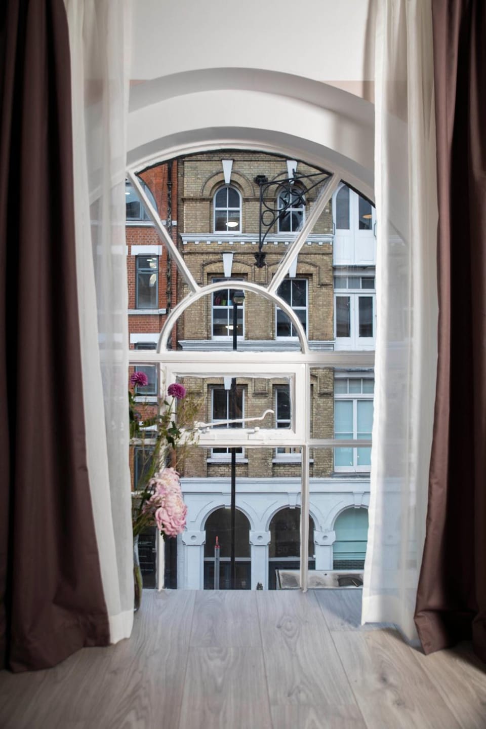 Commercial House Hotel in London
