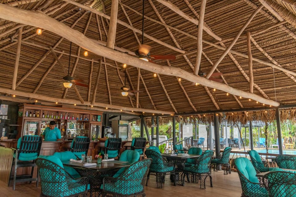 Azure Del Mar Inn in Stann Creek District