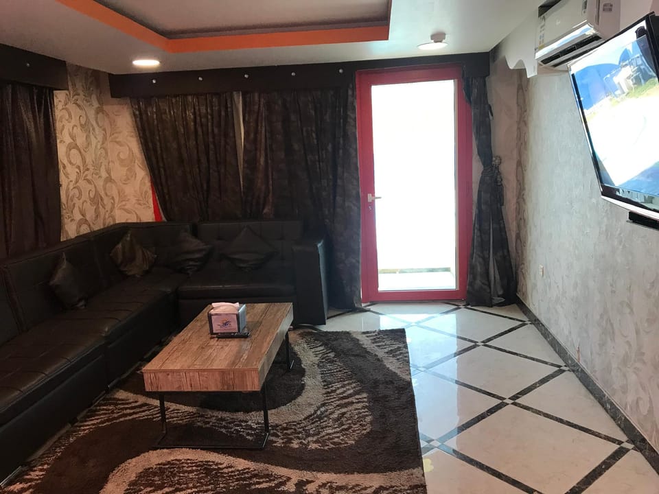 Shared lounge/TV area