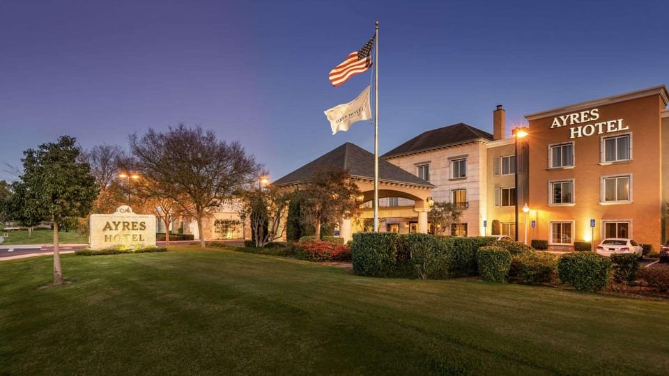 Ayres Hotel Seal Beach Hotel in Seal Beach