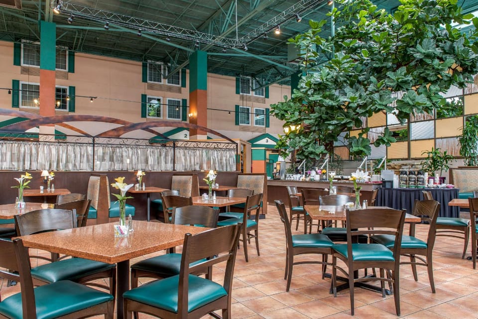 Quality Hotel Conference Center Cincinnati Blue Ash Hotel in Blue Ash