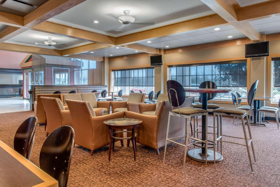 Quality Hotel Conference Center Cincinnati Blue Ash Hotel in Blue Ash