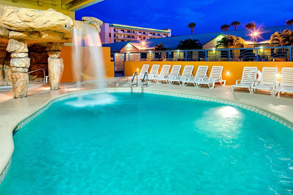 Four Points by Sheraton Cocoa Beach Hotel in Cocoa Beach