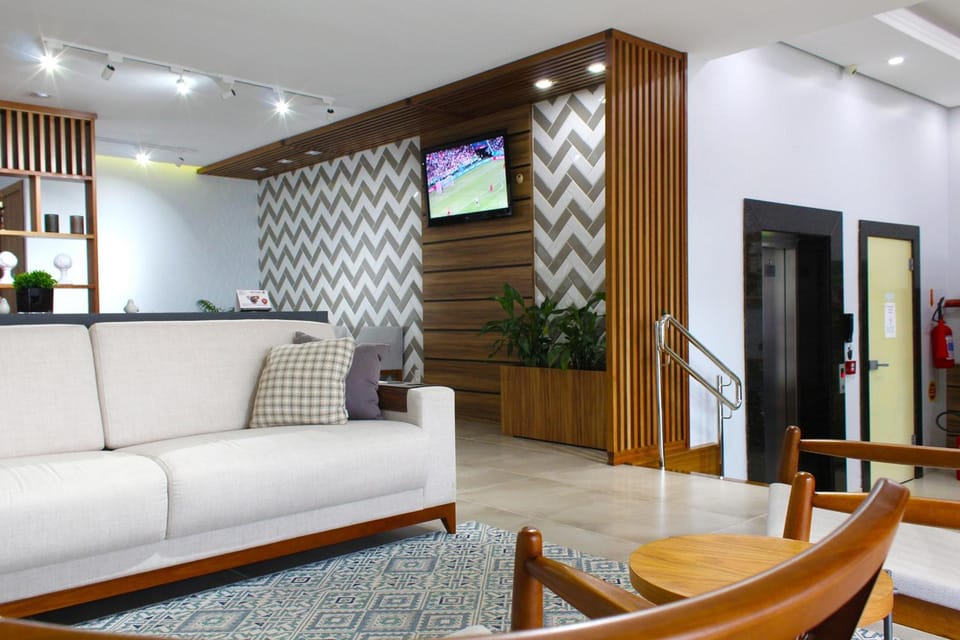 Shared lounge/TV area
