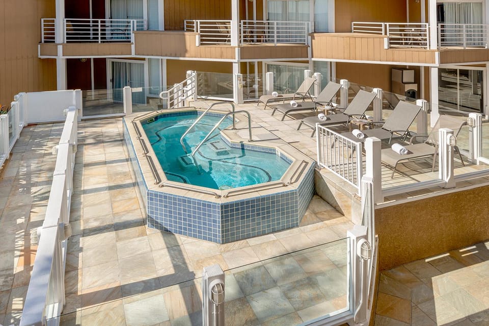 Beachfront Inn Inn in Capistrano Beach