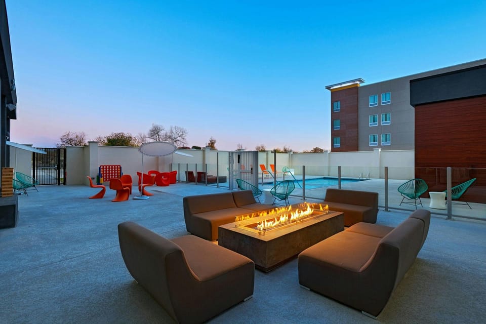 Aloft Waco Downtown Hotel in Waco