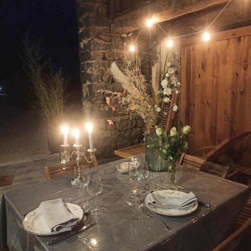 Suite romantique dans centre de bien-etre Au chant de l'eau Hotel in Auvergne-Rhône-Alpes