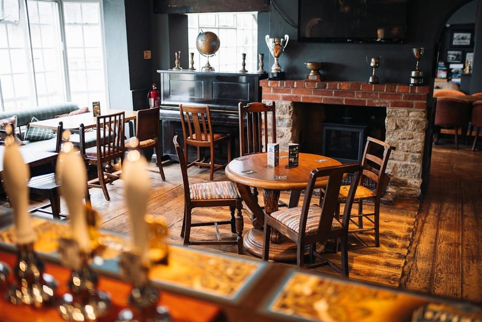 The Rose & Crown, Ashbury Hotel in England