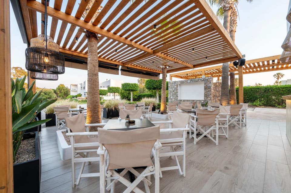 Cirillo Family Hotel-Christinas Studios Hotel in Mastihari