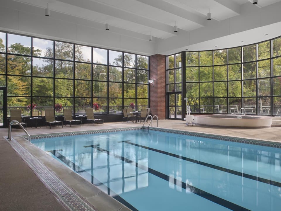 Sheraton Suites Akron Cuyahoga Falls Hotel in Cuyahoga Falls