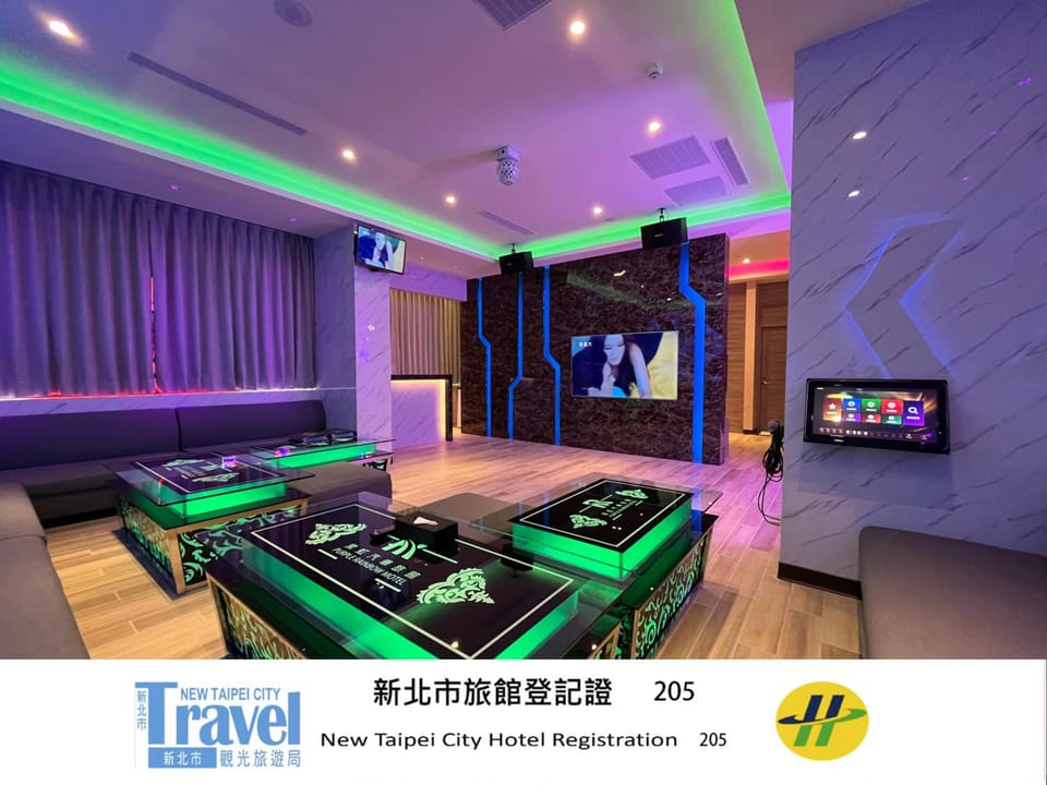 Purple Rainbow Motel Hotel in Taipei City